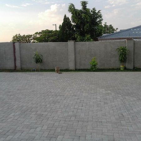 Millenium Guest House Rundu Exterior photo