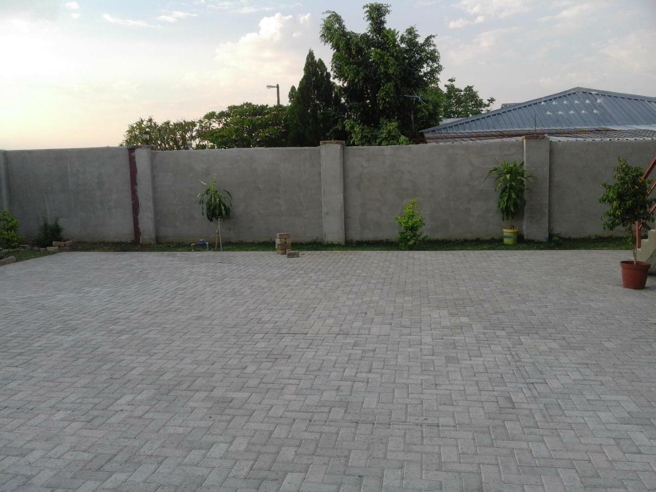 Millenium Guest House Rundu Exterior photo